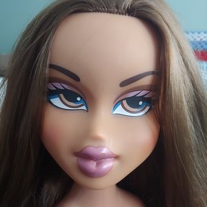 2002 Yasmin Bratz Styling Head